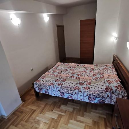 スコピエZagrebska Flatアパートメント エクステリア 写真
