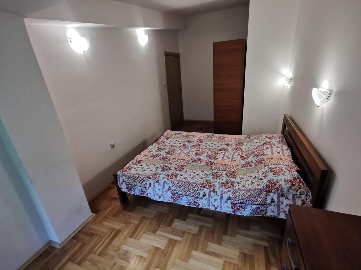 スコピエZagrebska Flatアパートメント エクステリア 写真