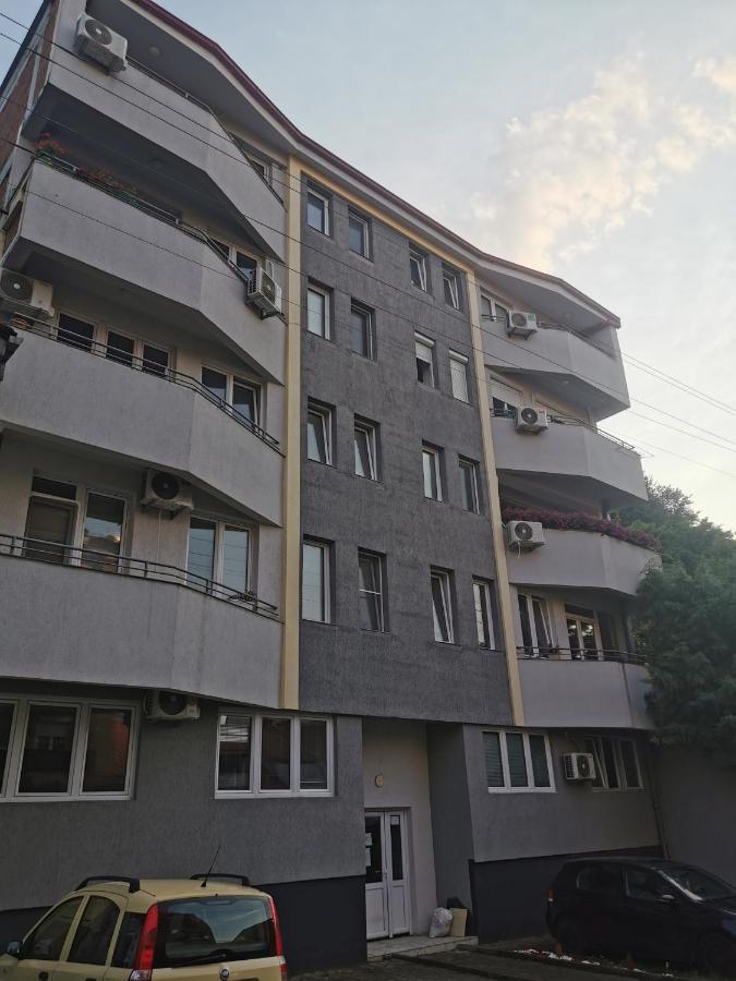 スコピエZagrebska Flatアパートメント エクステリア 写真
